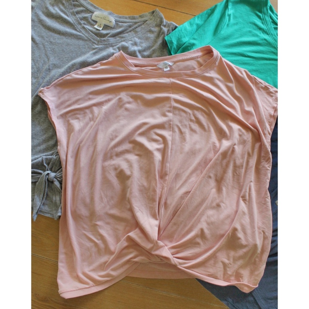 (4) Piece Women’s Plus Short Sleeve Preowned Tops 2X XXL - Picture 3 of 6